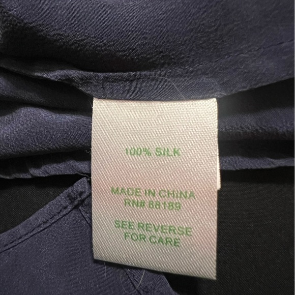 Lilly Pulitzer Raleigh navy blue 100% silk button down tank top with neck tie - Picture 10 of 11